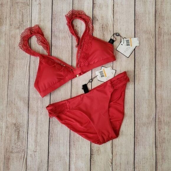 LAUNDRY by Shelli Segal Ruffled Plunge Neck Bralette Top and Bottom Bikini Set - Picture 5 of 15